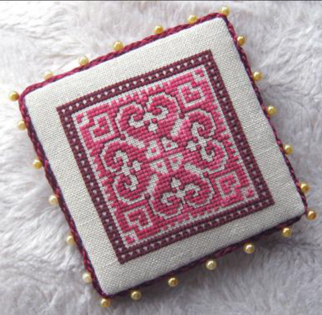 Fleur de Lys Pinkeep